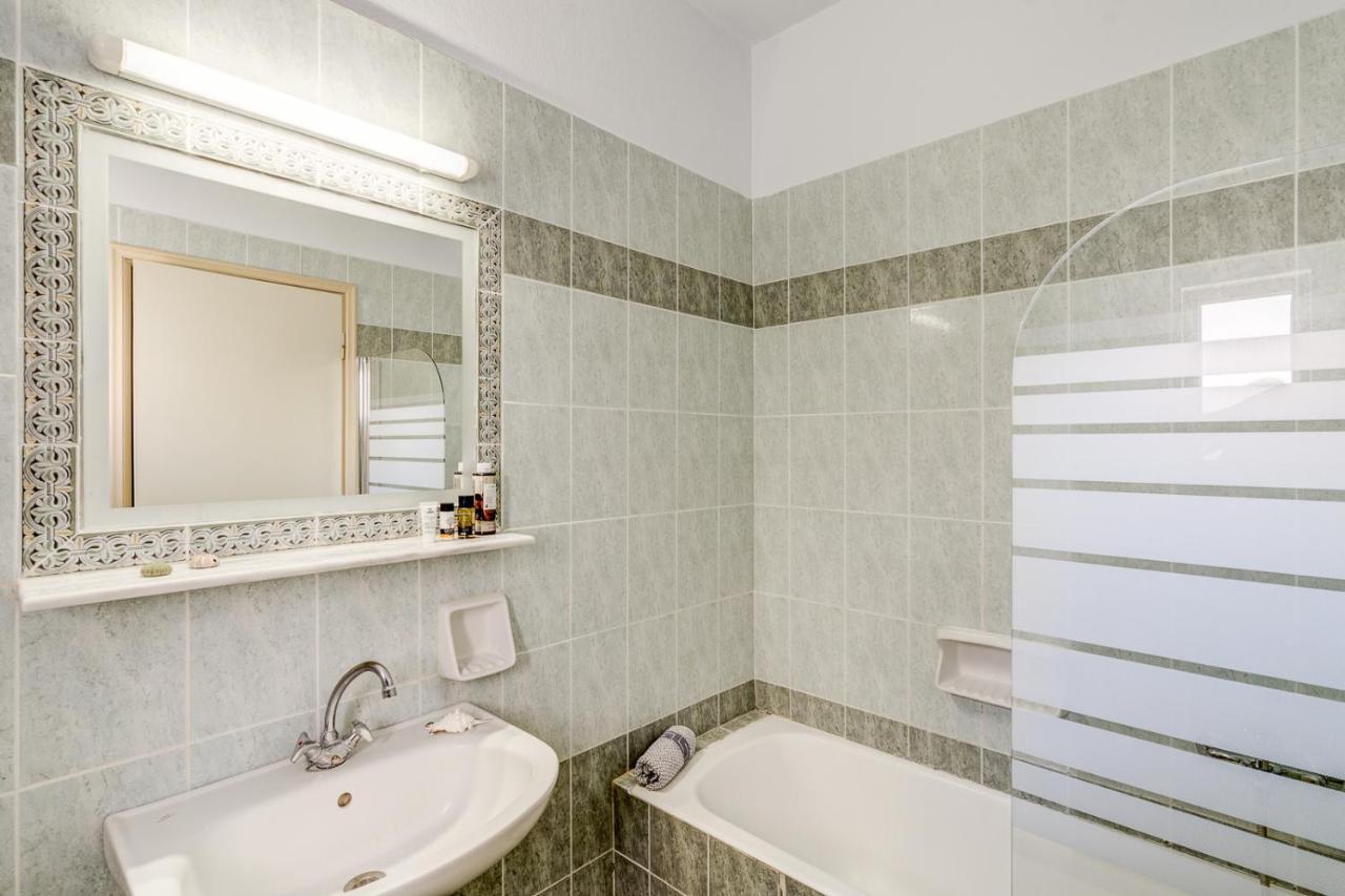 Alkionis Beach Hotel Apartments Sfáka エクステリア 写真